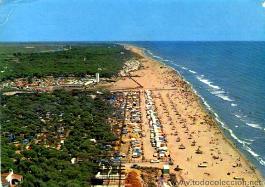 Postal de los aos 60 del camping "Tres Estrelles" de Gavà Mar donde se ve la Murtra y el inicio de la construccin del sector Gavà Marítima de Gav Mar y la torre donde actualmente se ublica la guardera Gimbeb